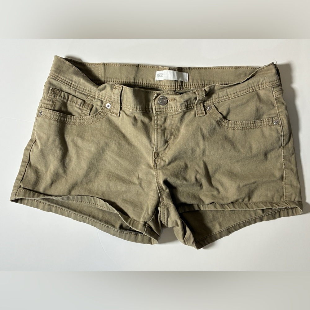 Levi’s Women’s Low Rise Khaki Short Shorts Y2K 2000s